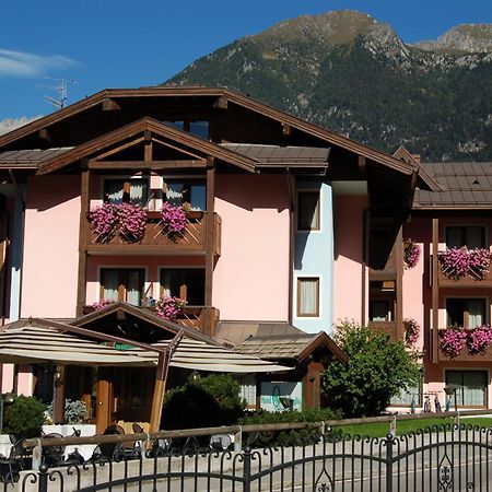 Hotel Quadrifoglio Pinzolo Esterno foto