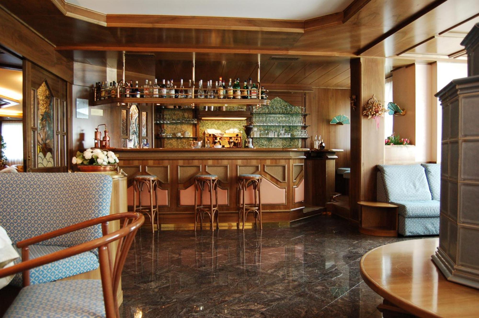 Hotel Quadrifoglio Pinzolo Esterno foto