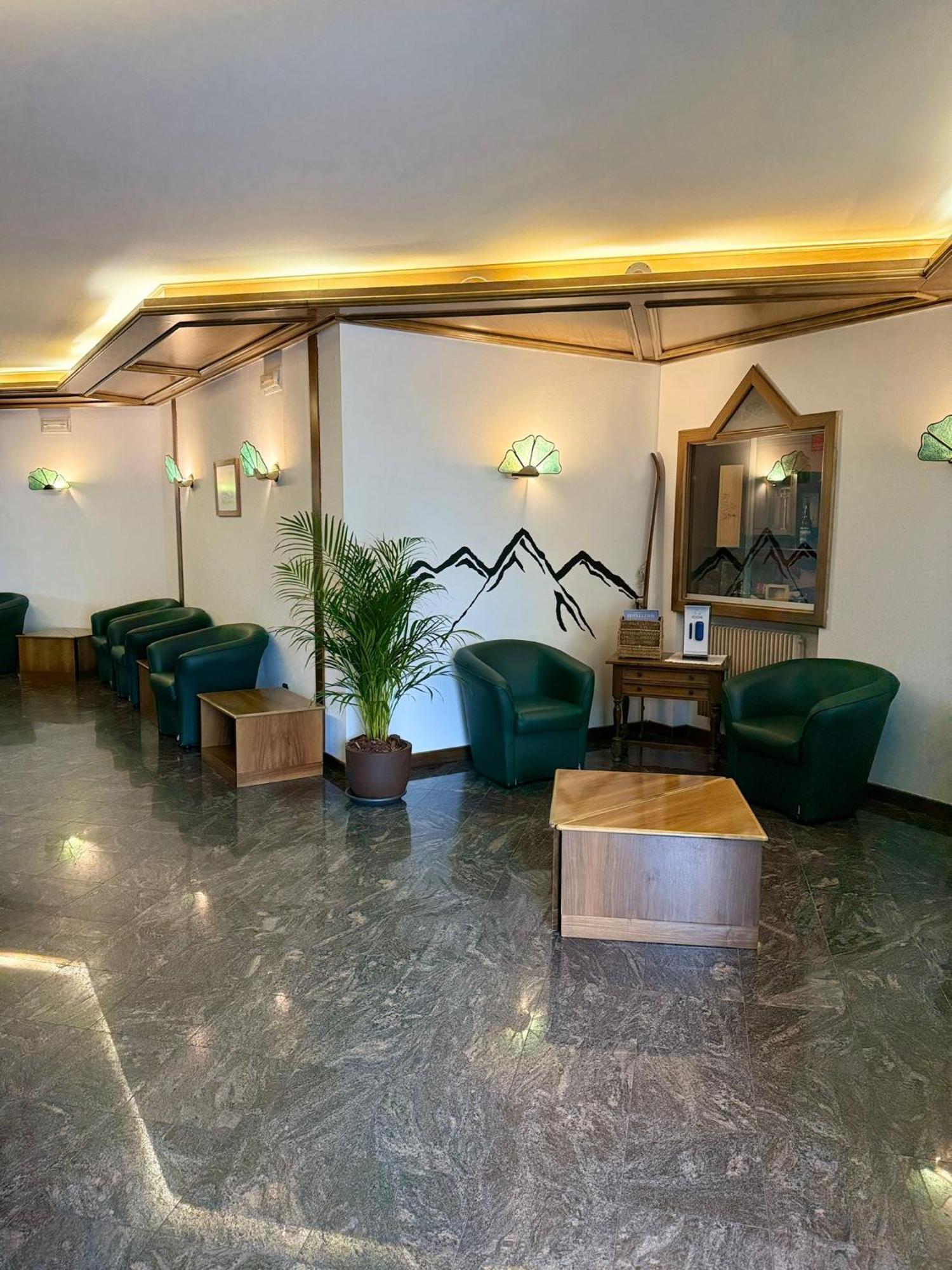 Hotel Quadrifoglio Pinzolo Esterno foto