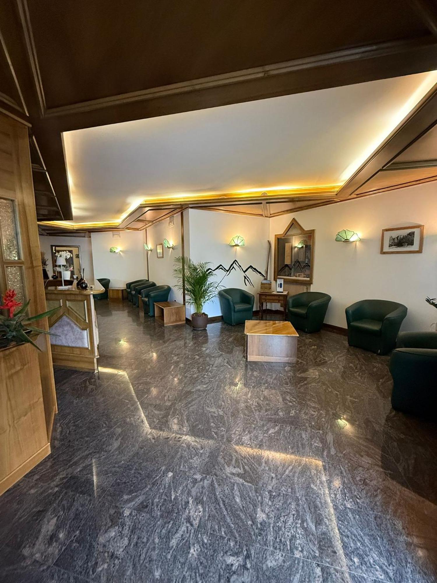 Hotel Quadrifoglio Pinzolo Esterno foto