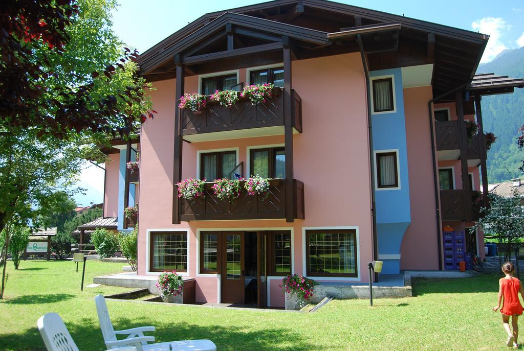 Hotel Quadrifoglio Pinzolo Esterno foto