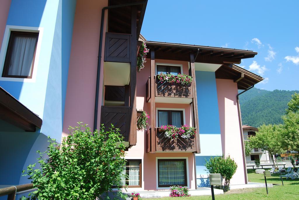 Hotel Quadrifoglio Pinzolo Esterno foto